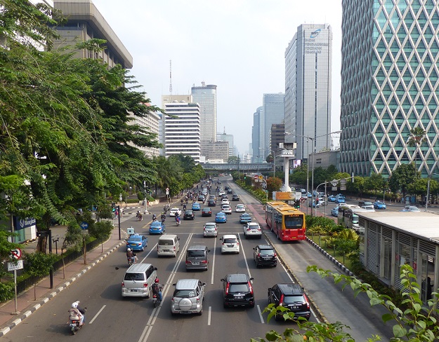 Indonesian Taxi Operator Blue Bird Downsizes Initial Public Offering